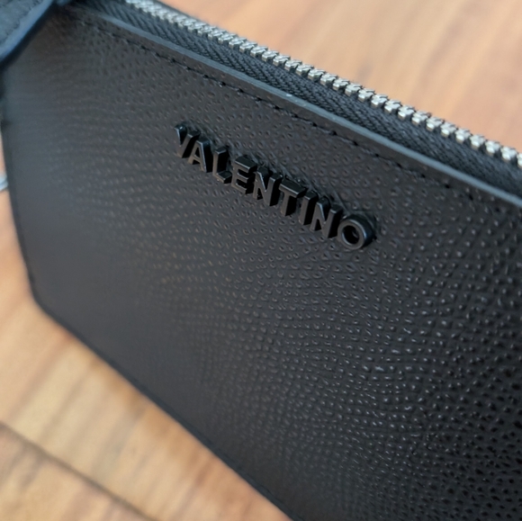 Valentino by Mario Valentino Antonio Leather Zip Wallet With Key Ring Nwt ❤️ - Picture 3 of 6